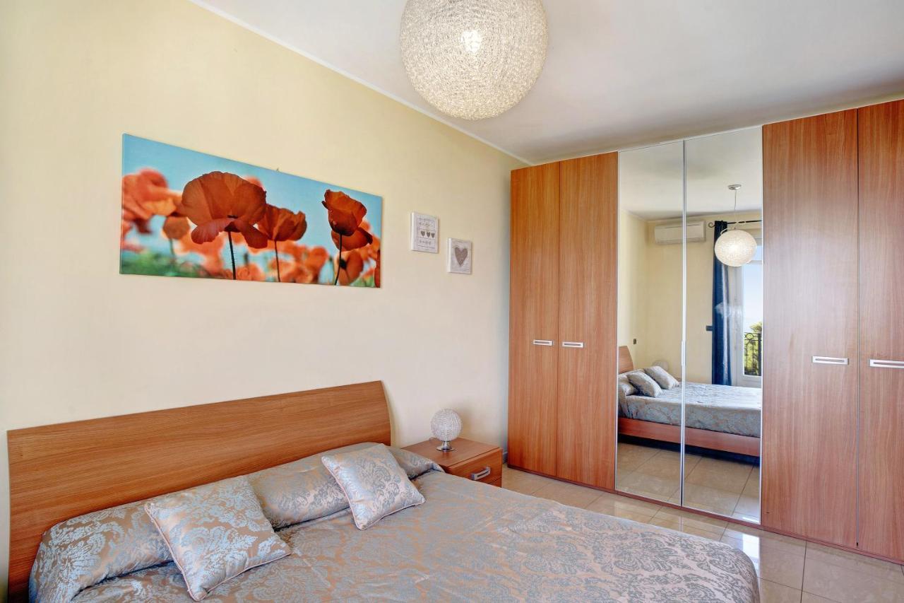 Casa Miradore 600 Mt Dal Mare Империа Екстериор снимка